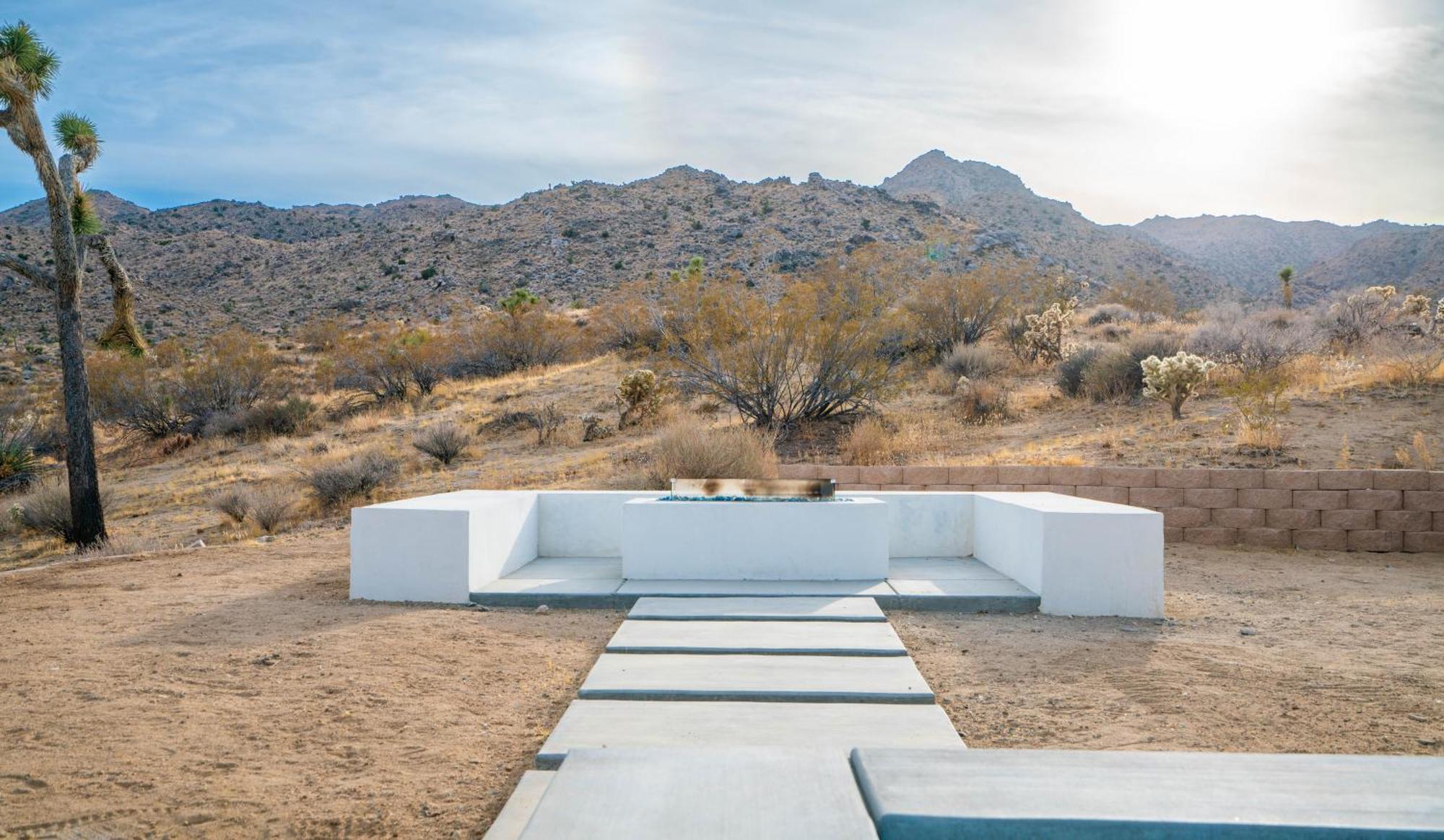 Experience Desert Serenity Gateway To Joshua Tree Exteriör bild